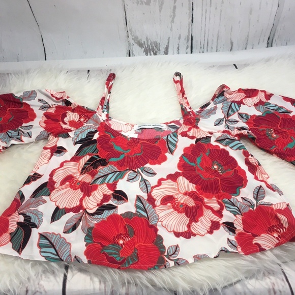 Blouse  Cupcakes and Cashmere  Fay Cold Shoulder - Picture 6 of 6